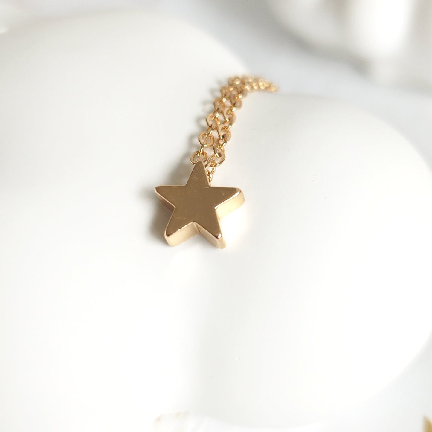 Winkiblinki Star Pendant Necklace * Premium Gold plating * Tiny simple star jewelry