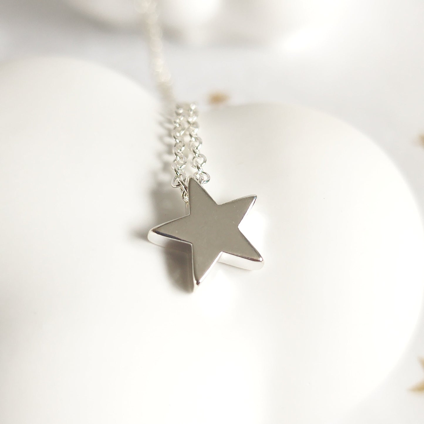 Winkiblinki Star Pendant Necklace * Premium Silver plating * Simple star jewelry