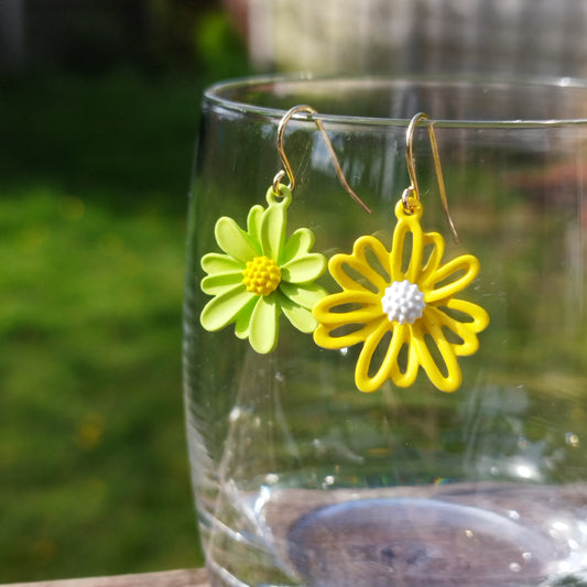 Daisy Drop Earrings * Yellow & Green flowers * Cute daisies dangle earrings